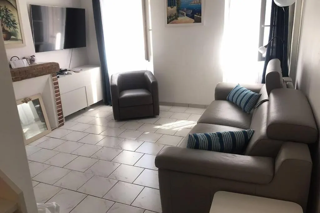 La Petite Oasis, Newly Renovated contacts